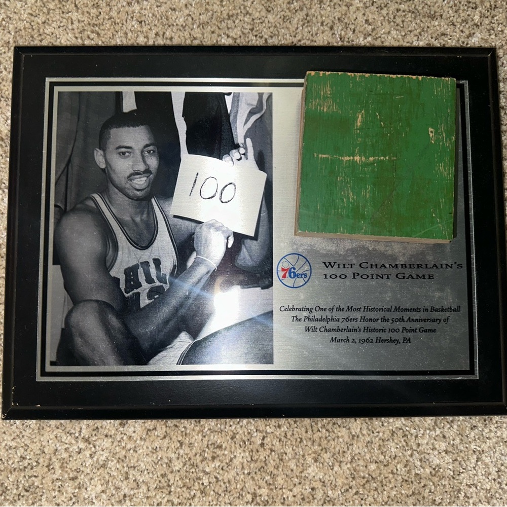 76ers Wilt Chamberlain 100th Point Plaque w/piece of court. 3/21962 Hershey PA